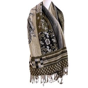 NWOT Floral and Paisley Pashmina